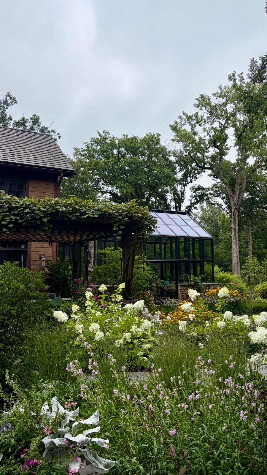 Live in the Garden photo 4